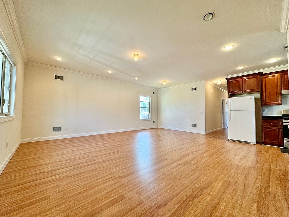 1st image of 160 Allison Ave Floor 2
