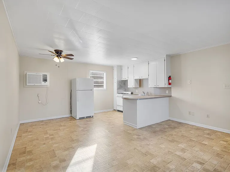 Villa North Apartments - 1 bedroom apartment — Photo 3