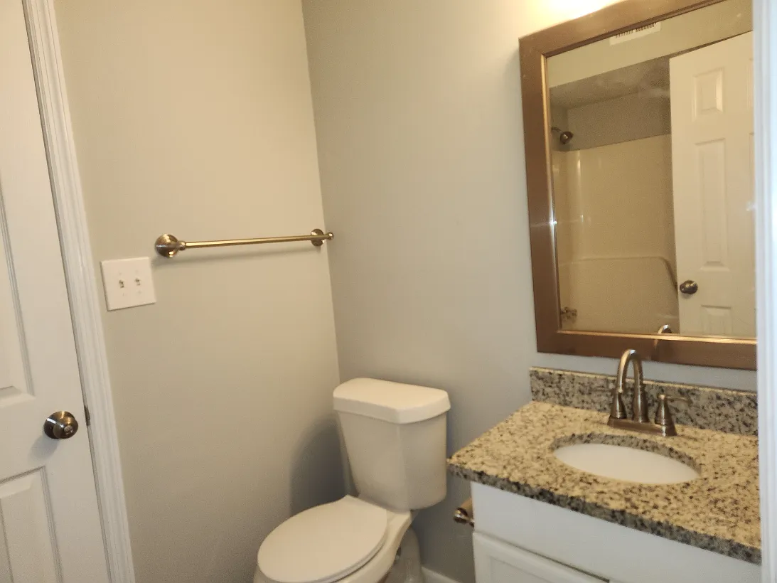 2 bed, 1.0 bath, $795 — Photo 3