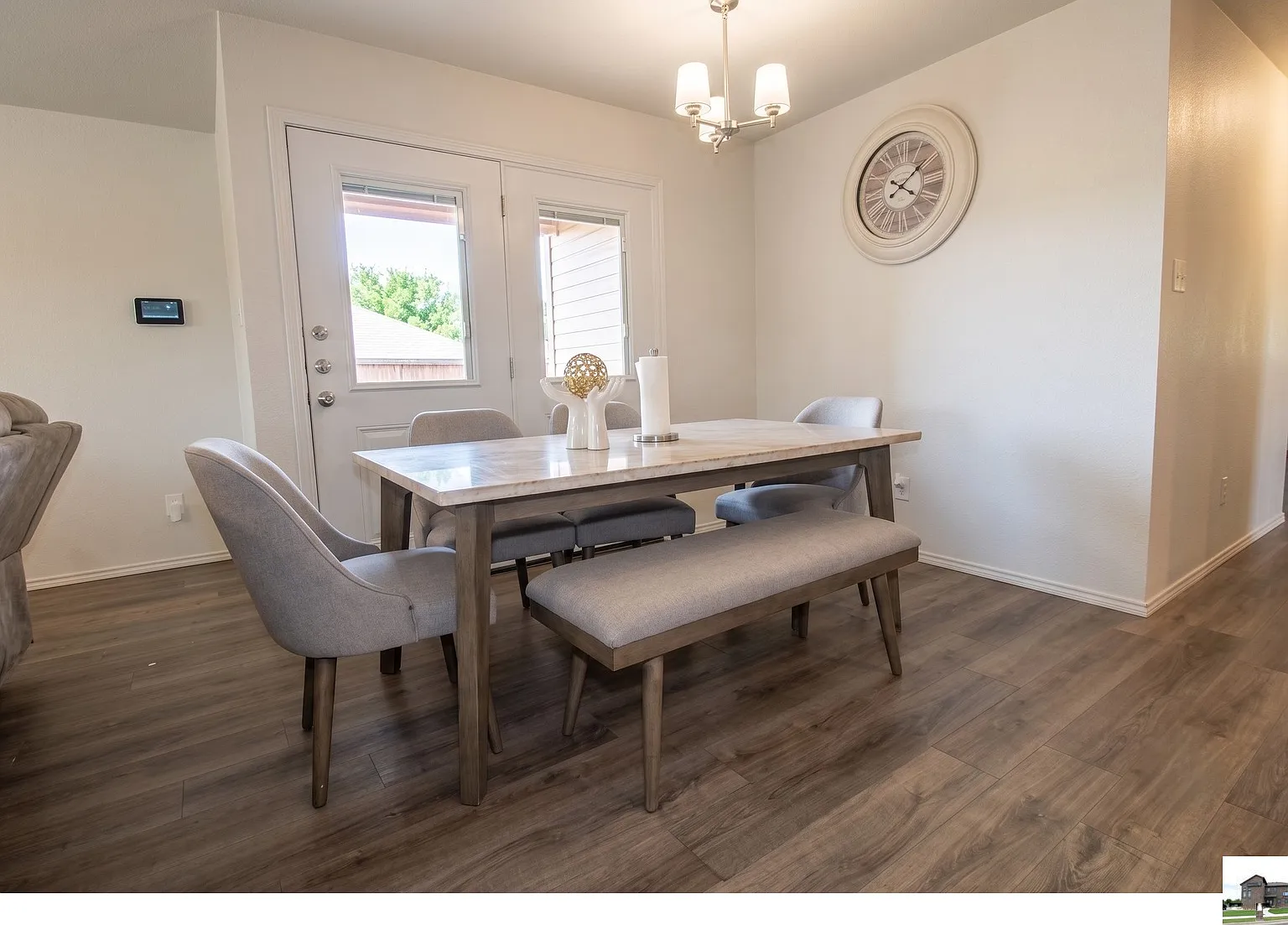3 bed, 2.0 bath, 1123 sqft, $1,450 — Photo 4