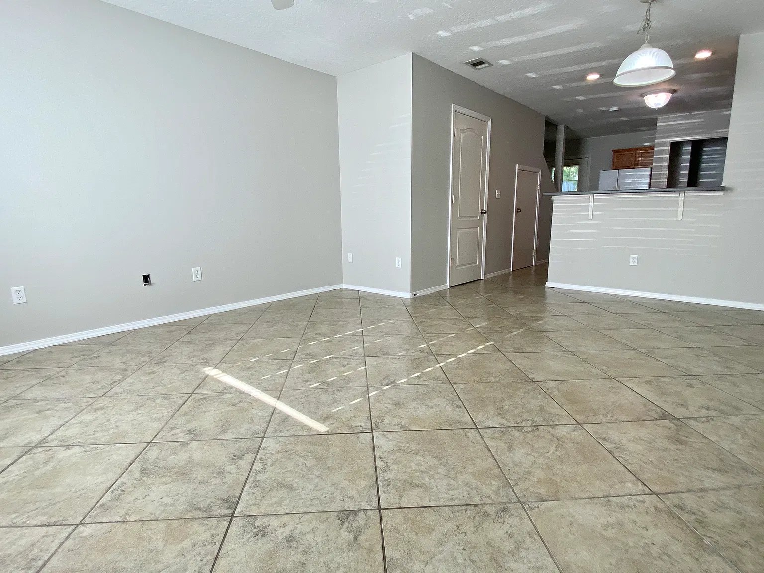 2 bed, 1.5 bath, 1000 sqft, $1,600 — Photo 1