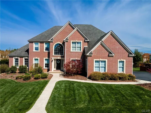 67 Carousel Ln, Easton, PA 18045