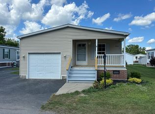 9858 Tobermory Ave, Clarence, NY 14031