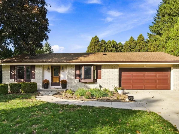 1608 Willow COURT, Grafton, WI 53024