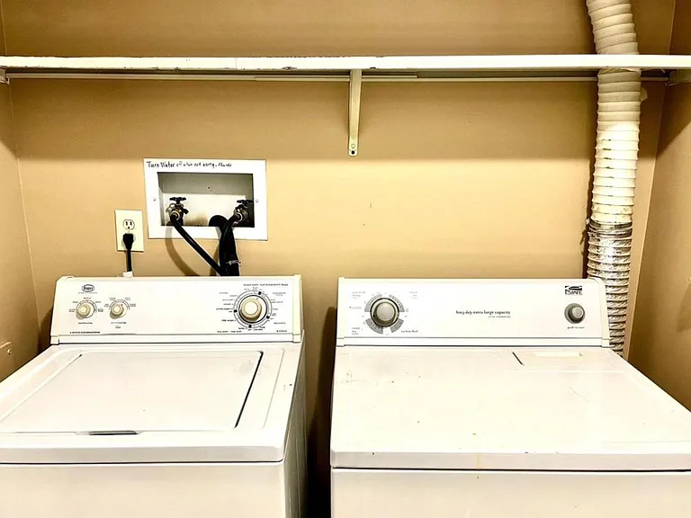 706 Cambridge Ct — Photo 17
