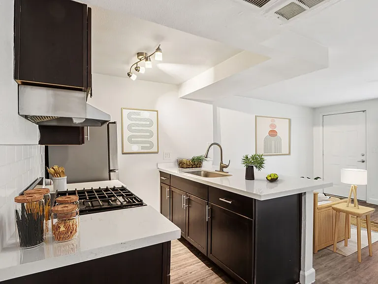 The Wexler Apartments — Photo 30