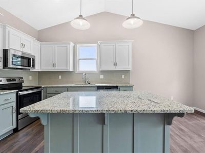 796 Highland Dr, Edwardsville, KS, 66111