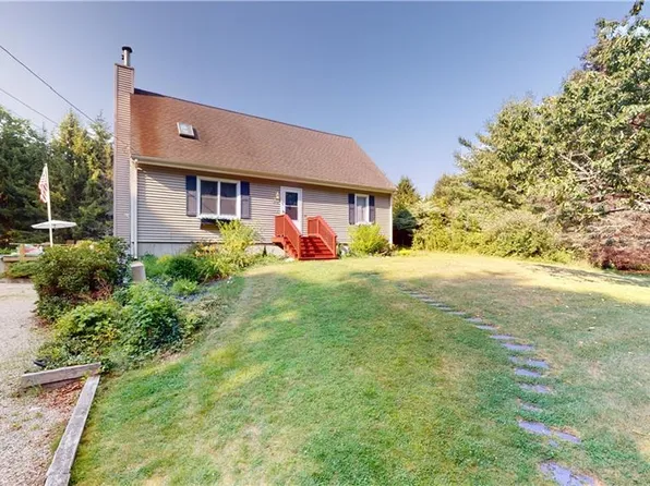 218 Shannock Hill Rd, Richmond, RI 02892