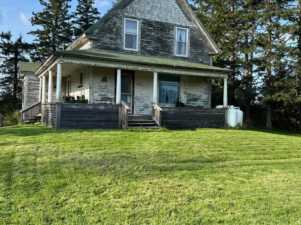 823 County Road, Lubec, ME 04652