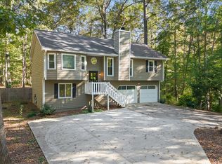1528 Oakleaf Dr, Auburn, GA