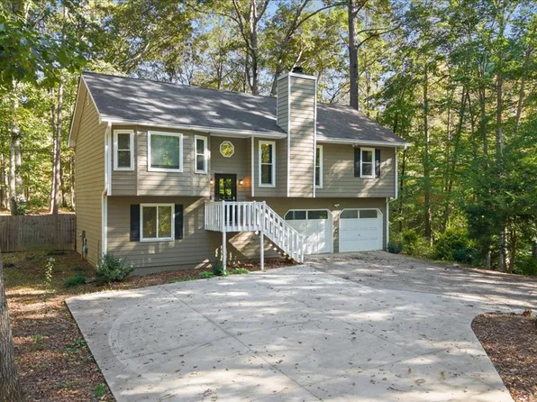 1528 Oakleaf Dr, Auburn, GA 30011