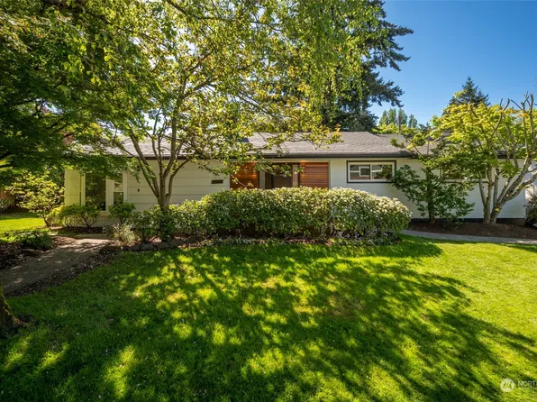 8009 43rd Avenue NE, Seattle, WA 98115