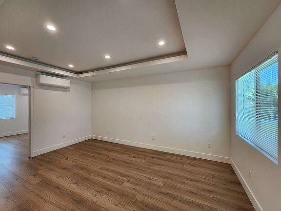 4th image of 434 Ivy St
