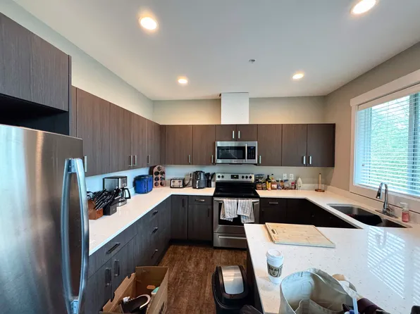 7075 Vedder Rd #205, Chilliwack, BC V2R 0X9