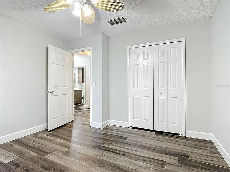 227 Robbins Rest Cir — Photo 18
