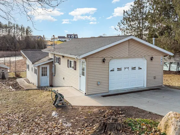 1441 Hughes Dr, Beaverton, MI 48612