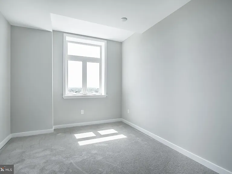 1 W Main St #35 — Photo 8