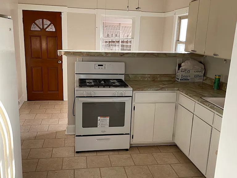 3804 Cambridge Ave — Photo 3