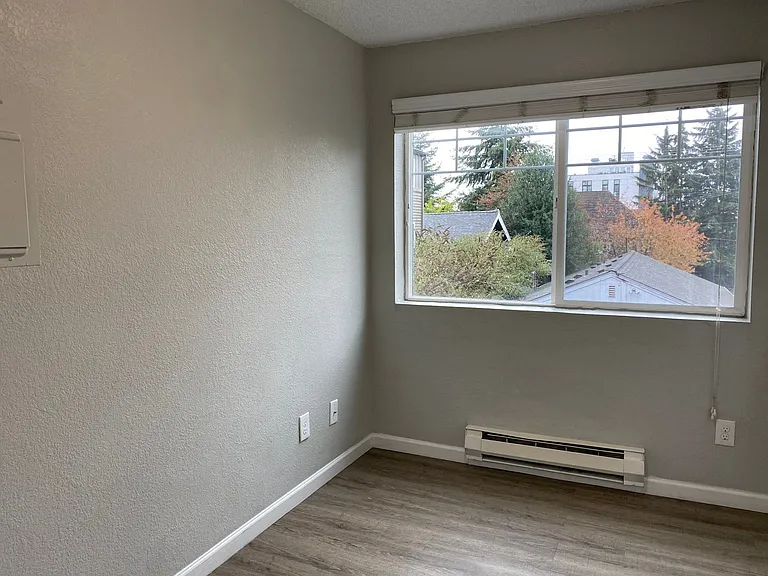 Westwood Apartments — Photo 82