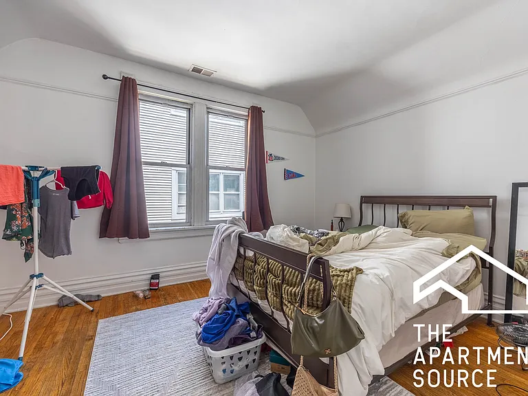 1315 W Melrose St #CH — Photo 3