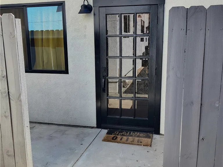 2618 S Bentley Ave — Photo 1