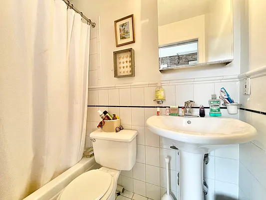 Rented by Century 21 Premier  | media 8