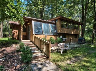329 Spring Lake Dr, Canadensis, PA