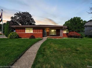 30011 Blancke Dr, Warren, MI 48093