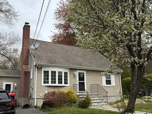 30 Main Street, Plymouth, CT 06786