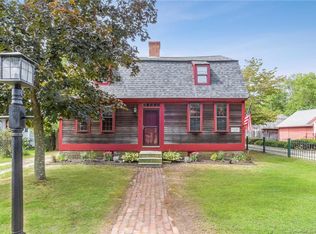 35 Main St, (Old Mystic) Stonington, CT 06378