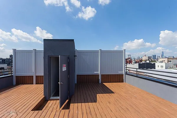 Rented by Skyline Group Real Estate | media 17