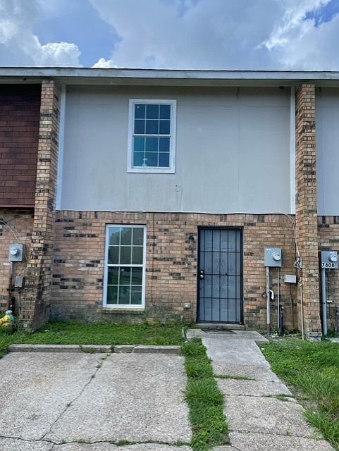 1st image of 7810 N Coronet Ct