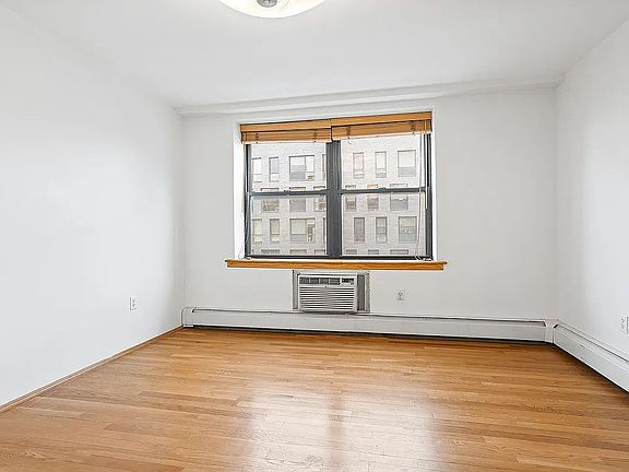4th image of 133 Essex St APT 502