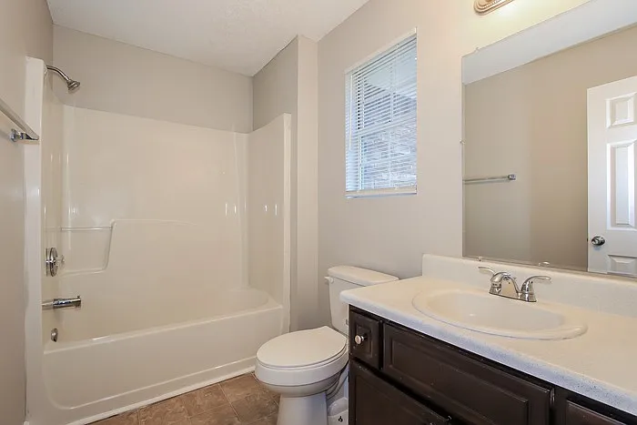 2819 Bradford Ct — Photo 10
