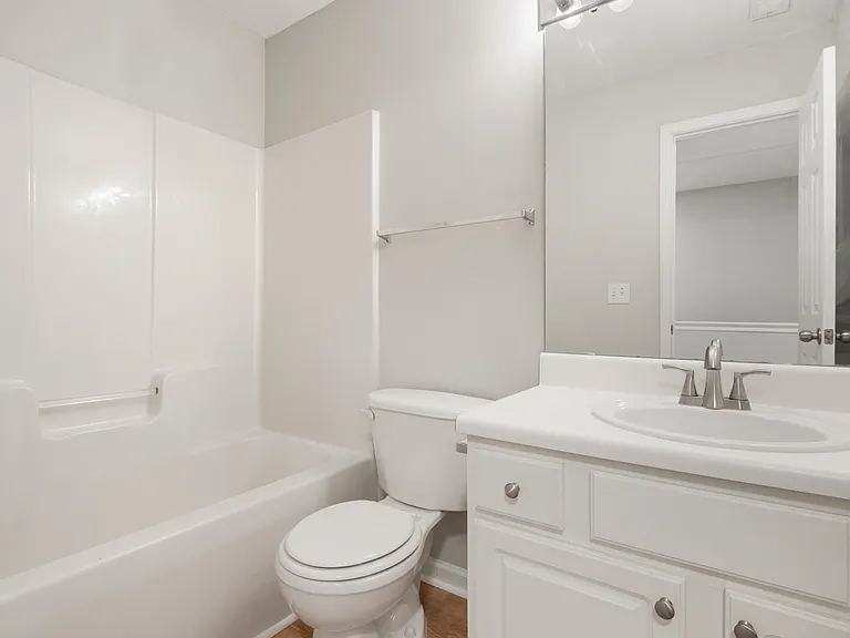 502 Canyon Lake Cir — Photo 24