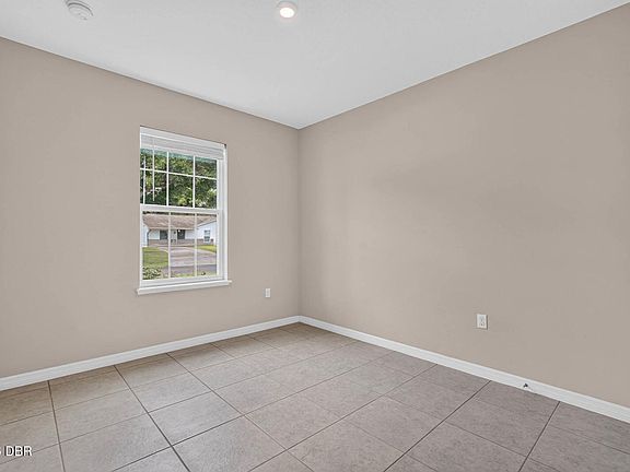 4th image of 2323 Fern Palm Dr