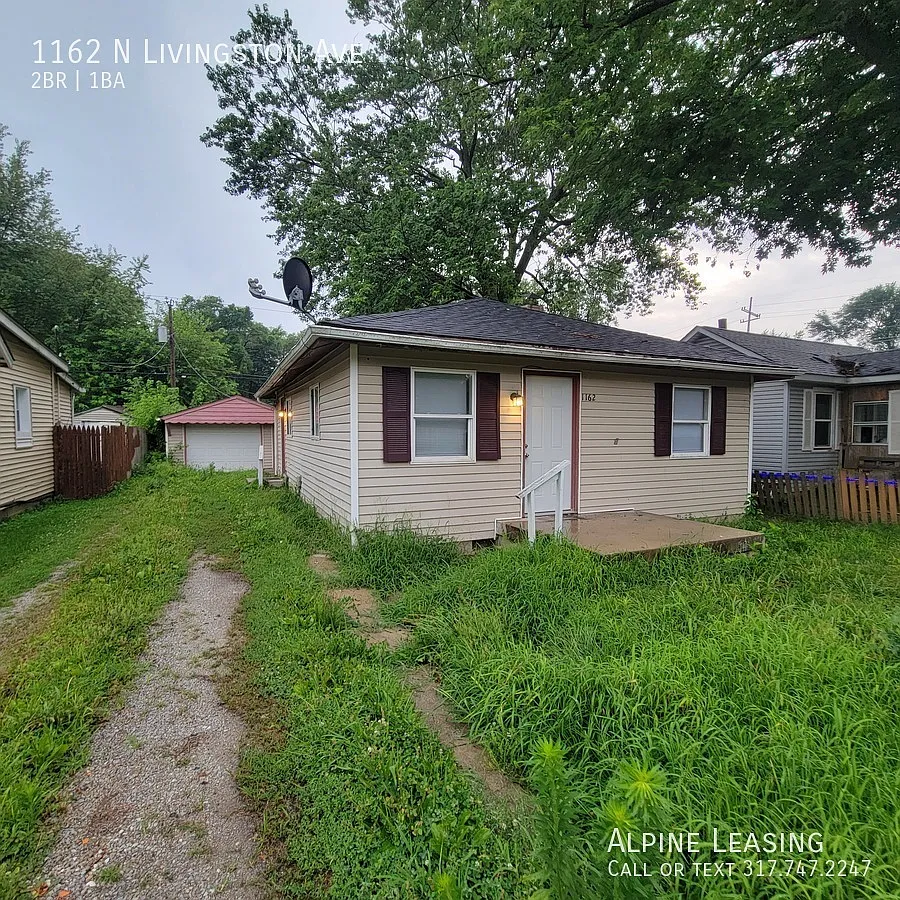 1162 N Livingston Ave photo 1