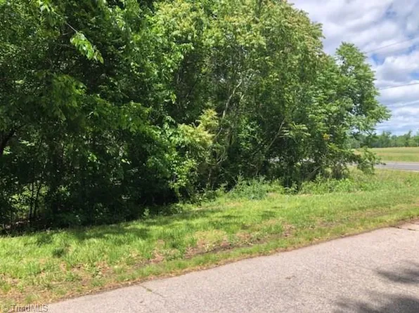 1004 Rosewood Dr, China Grove, NC 28023