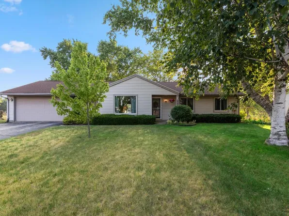 191 Johnston DRIVE, Dousman, WI 53118