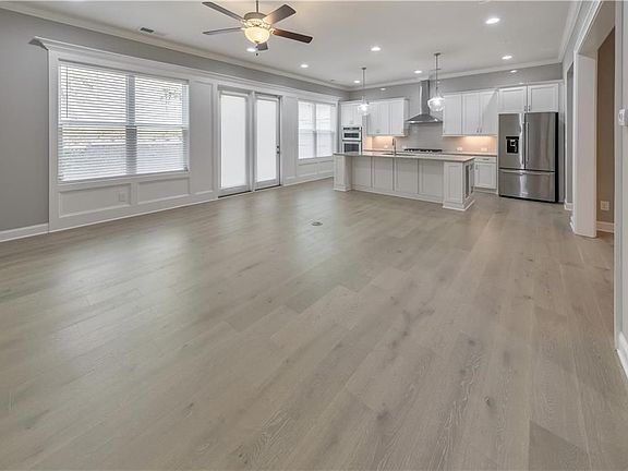 5th image of 3287 Artessa Ln NE