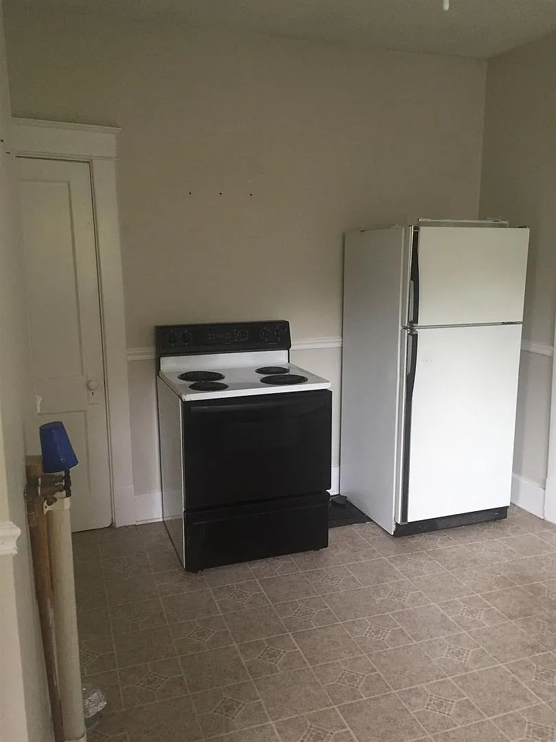 1714 Ashwood Ave — Photo 4