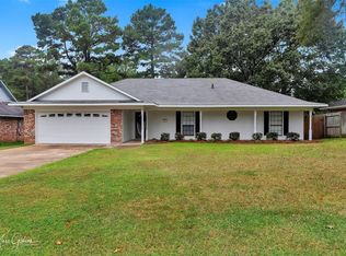 9868 Deep Woods Dr, Shreveport, LA 71118