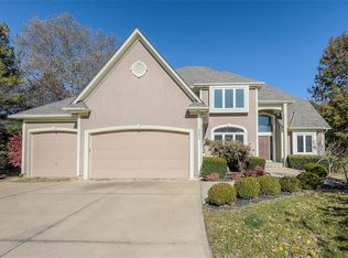 2404 NE Cross Creek Ln, Lees Summit, MO 64086