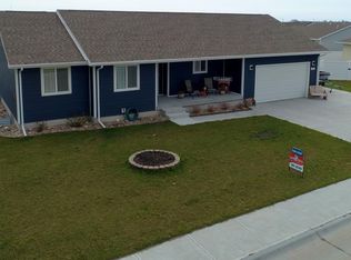 307 Little Bluestem Dr, Grand Island, NE 68803