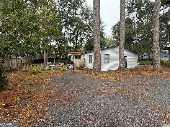 3rd image of 316 Edgewater Rd