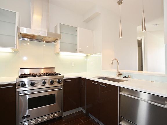 4th image of 1355 Pacific Ave Unit 306