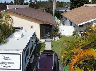 1011 NE 1st Ct, Hallandale Beach, FL 33009