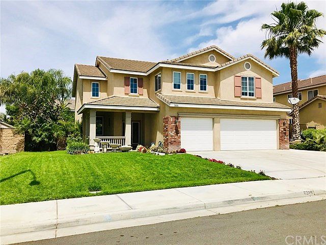 6319 Cedar Creek Road, Eastvale This is a beautiful 5 Bedroom 3 Bath Home. You will love the Open Concept Floor Plan which is pe