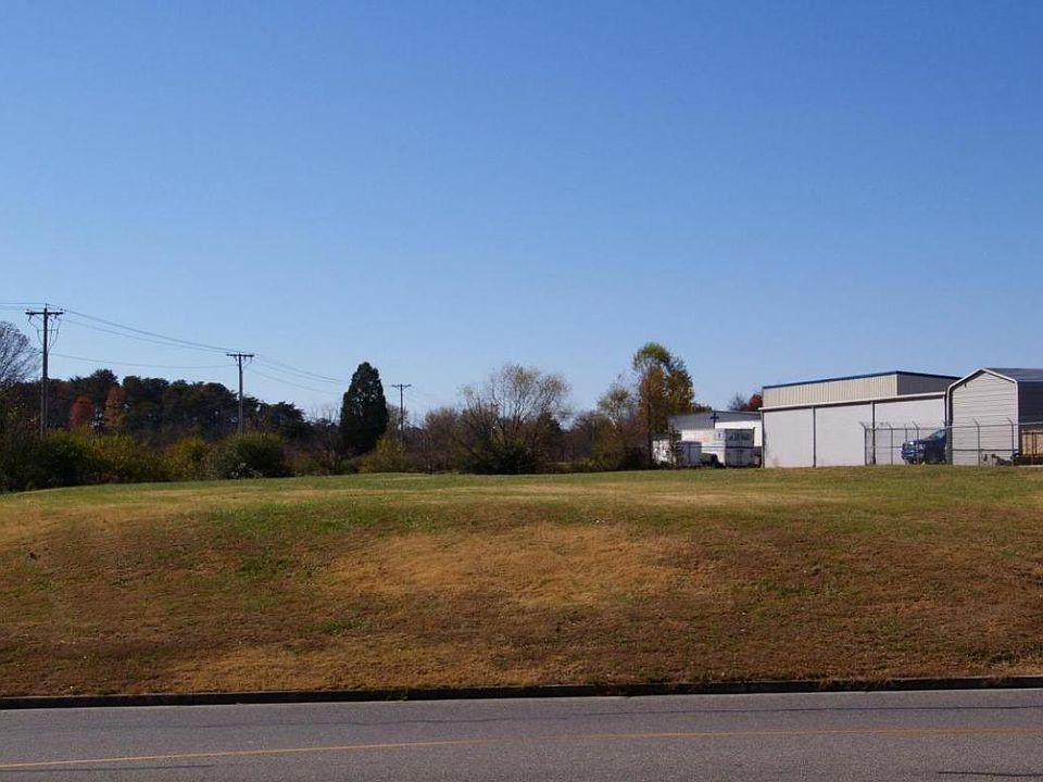 1st image of 820 Ross Dr