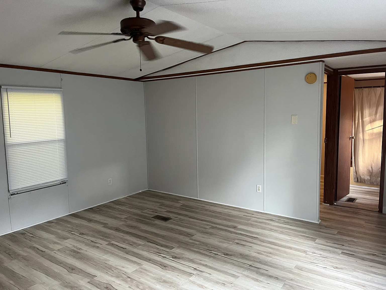 2 bed, 1000 sqft, $850 — Photo 2